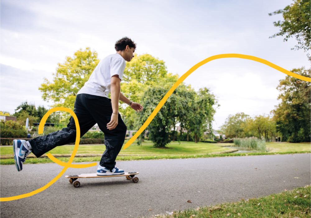 Jongen met skateboard